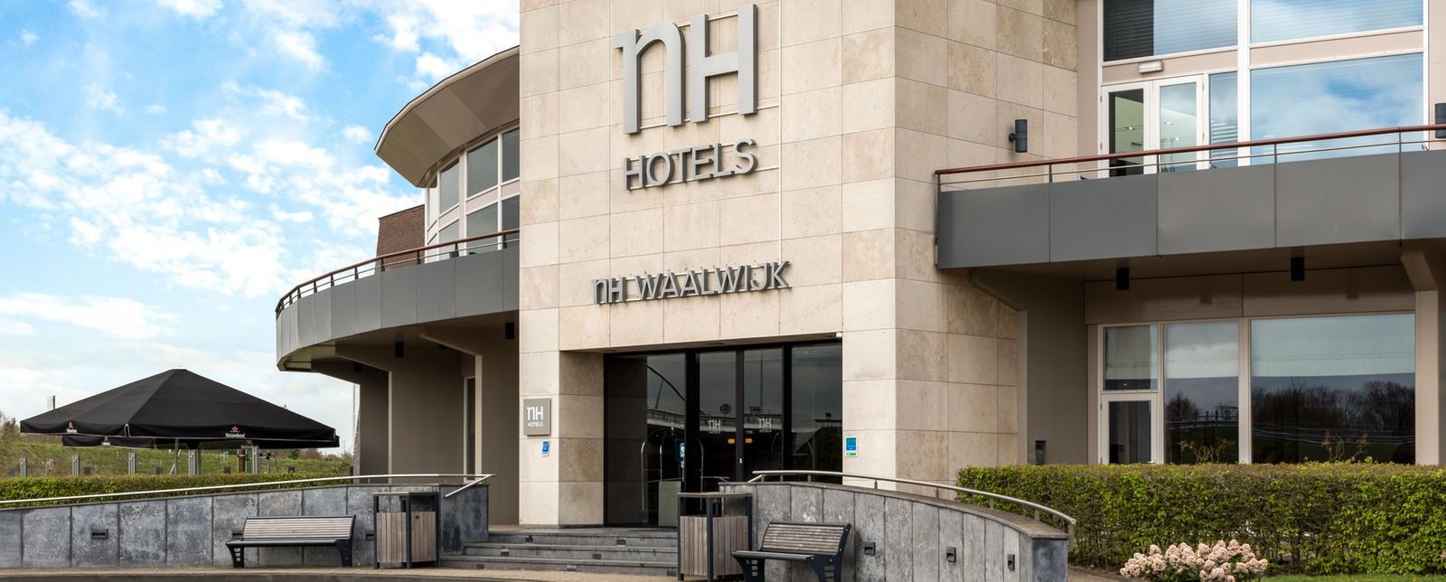 Nh Waalwijk Hotel Exterior foto